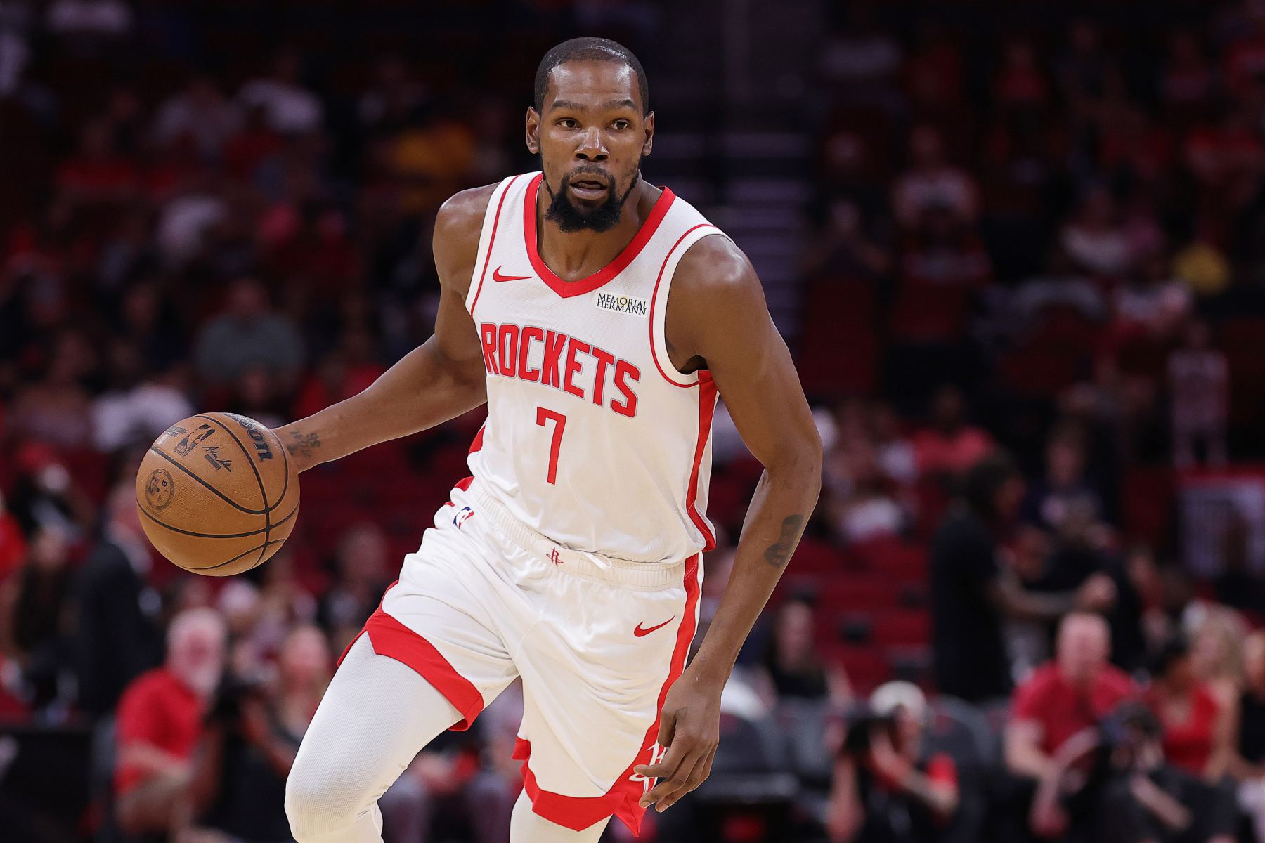El porcentaje de tiros de KD contra oponentes en dos juegos fue del 14,3%, y solo anotó 3 goles en 21 veces contra oponentes.