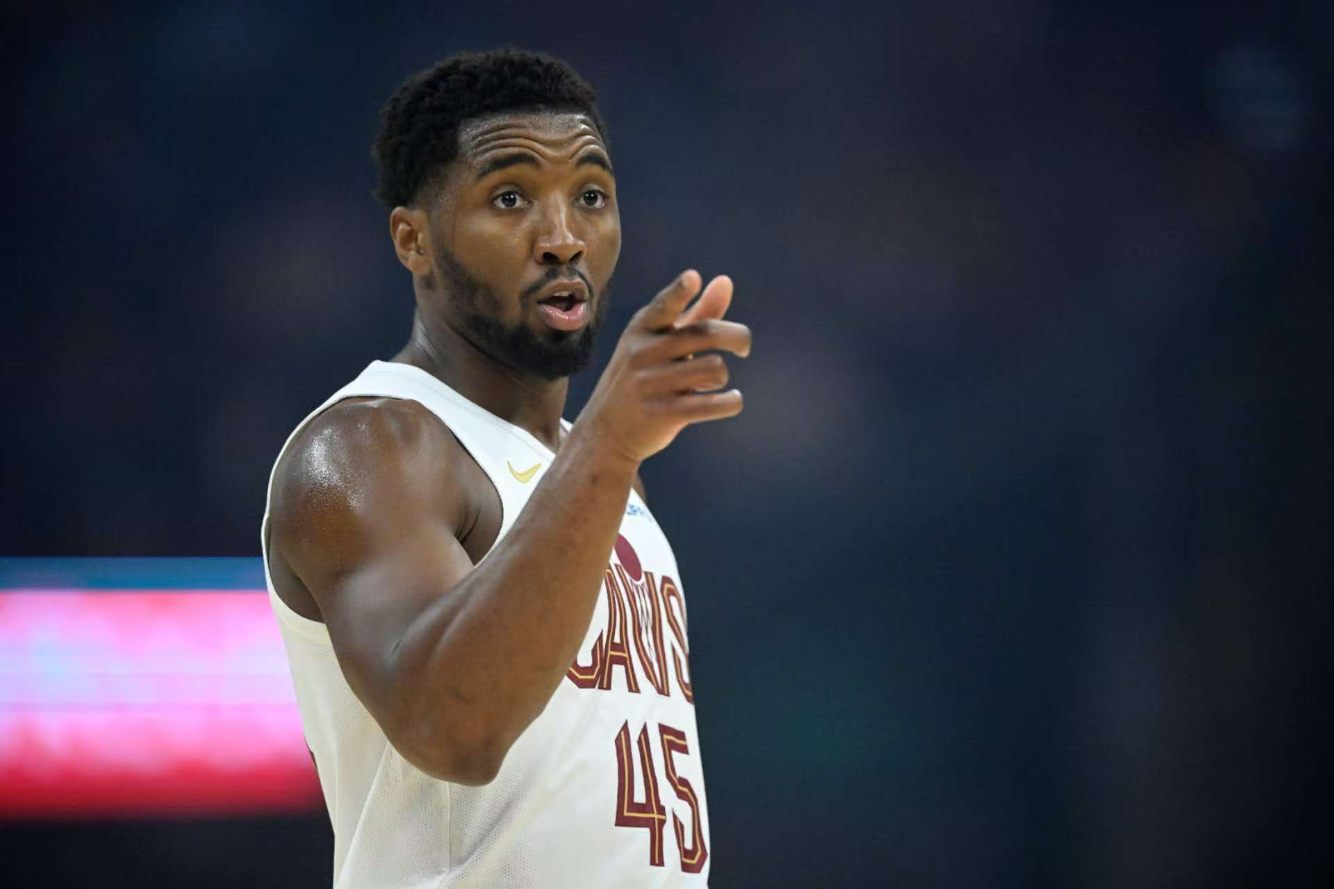 ¡29 veces en su carrera con más de 40 puntos! Mitchell anota 46 puntos y lleva a los Cavaliers a derrotar a los 76ers