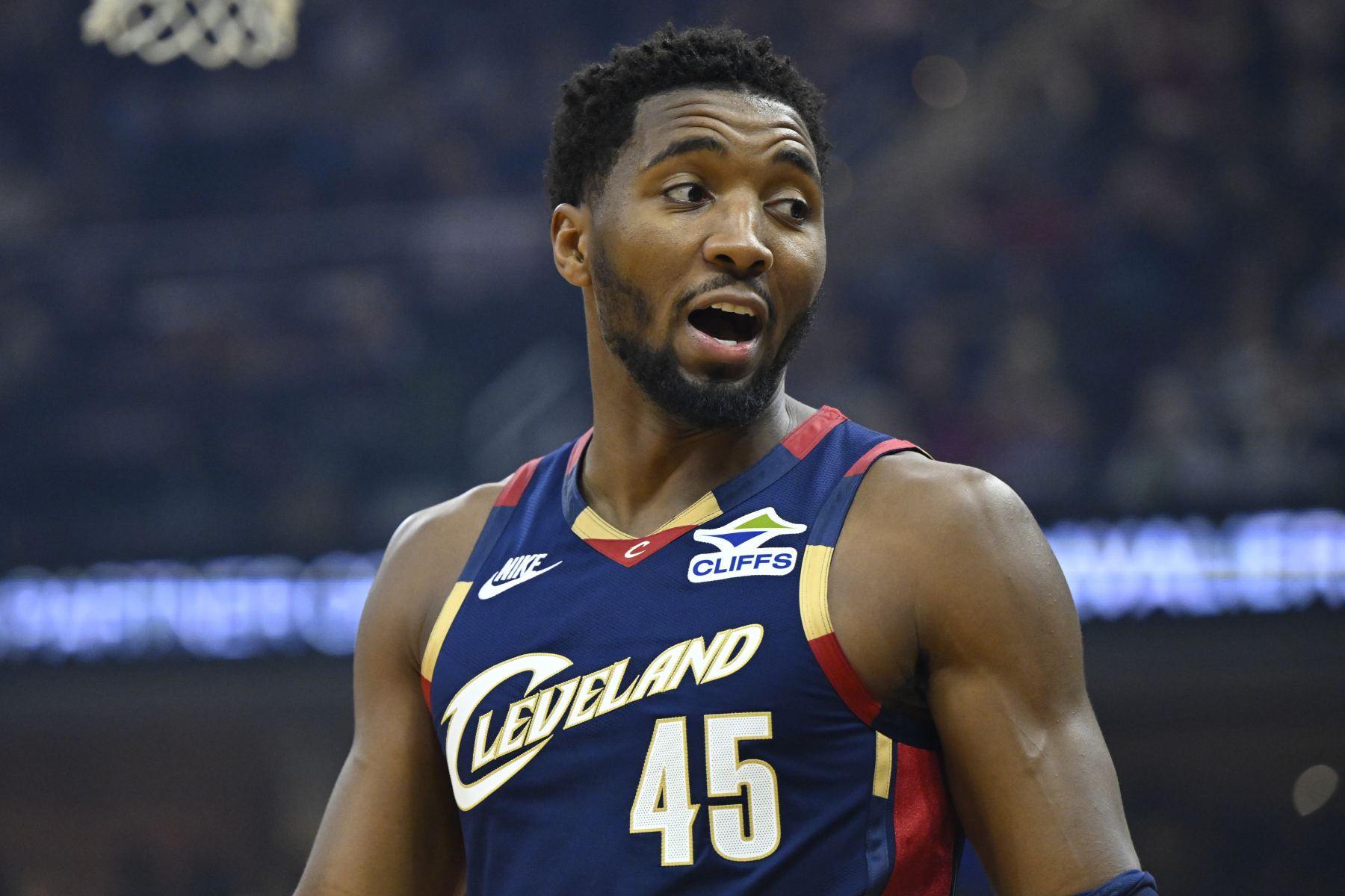 Los 40 puntos y 5 tiros de campo de tres puntos de Mitchell aumentaron a 13 juegos, superando a LeBron para convertirse en el primero en la historia de los Cavaliers.