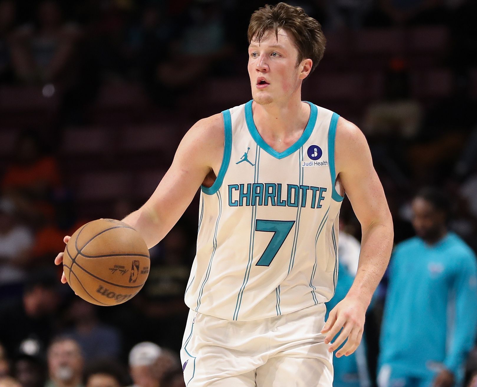 ¡El más rápido de la historia! Knipper anotó 25 triples en los primeros ocho partidos de su carrera