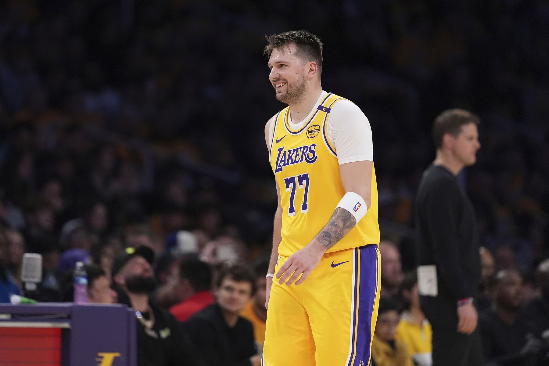 Shams: Si los Mavericks hubieran hecho una oferta pública a Doncic, podrían haber intercambiado 8 jugadores de primera ronda o incluso haber cambiado de letras.