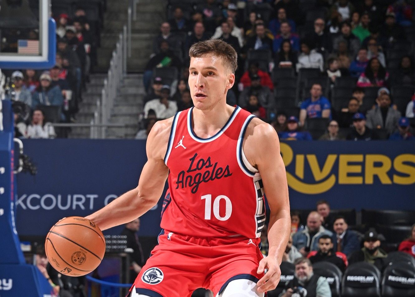 Cinco jugadores de reserva de los Clippers anotaron múltiples triples para empatar el récord de la NBA y establecer un nuevo récord en la historia del equipo.