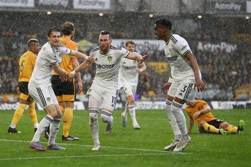 Lobos vs Leeds United
